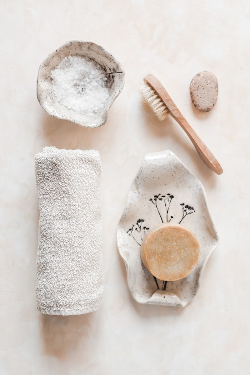 Before: sagging skin with loss of firmness — After: visibly lifted and firmer skin with Collagen Lifting Face Mask