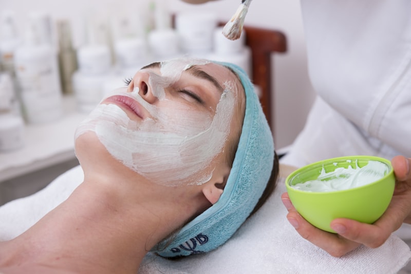 Before: dull dehydrated skin with fine lines — After: glowing plump hydrated skin with Hydrating Collagen Facial Mask